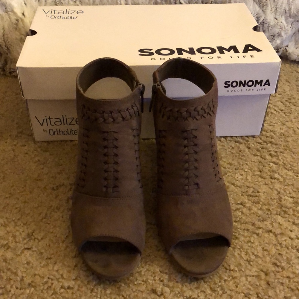 Sonoma Peep toe heel